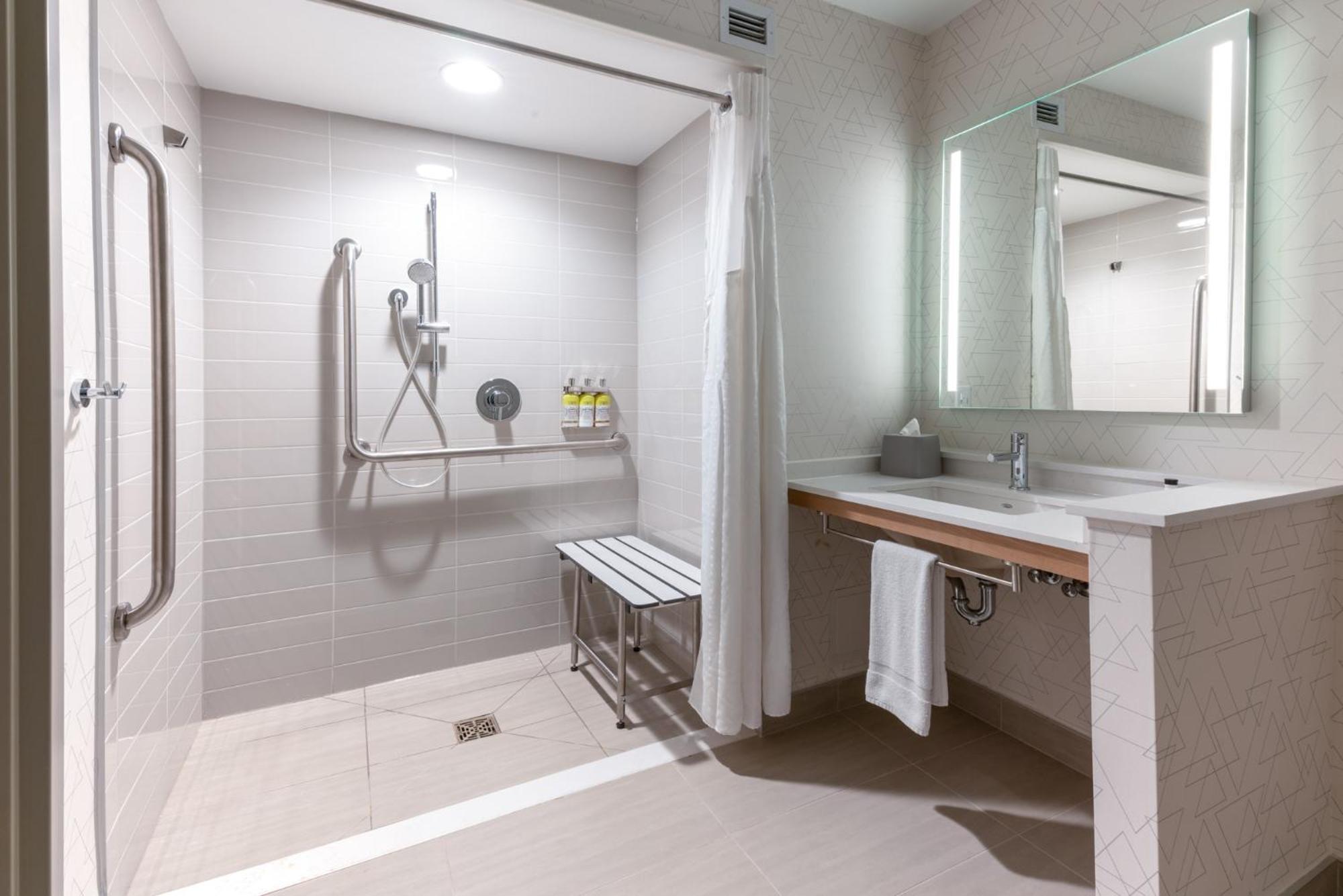 Holiday Inn Express & Suites Vaughan-Southwest By Ihg מראה חיצוני תמונה